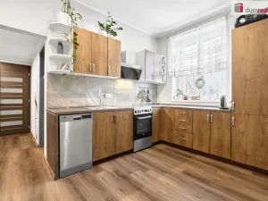 Prodej bytu 3+1, Karlovy Vary - Stará Role, Holečkova, 87 m2