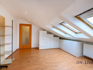 Pronájem bytu 3+1, Praha - Holešovice, Jateční, 89 m2