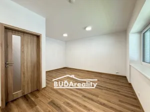 Pronájem bytu 1+kk, Otrokovice, tř. Osvobození, 32 m2