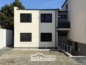 Pronájem bytu 1+kk, Otrokovice, tř. Osvobození, 32 m2