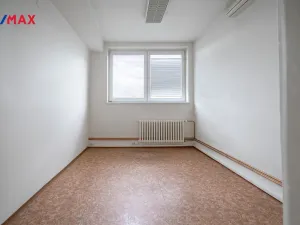 Pronájem kanceláře, Brno, Selská, 66 m2