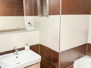 Pronájem bytu 3+kk, Praha - Strašnice, Zvěřinova, 78 m2