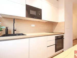 Prodej bytu 3+1, Praha - Bohnice, Feřtekova, 75 m2