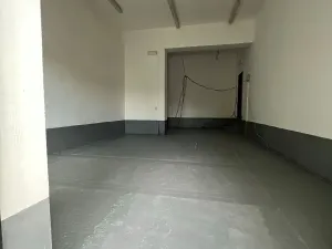 Prodej obchodního prostoru, Praha - Horní Počernice, Komárovská, 210 m2