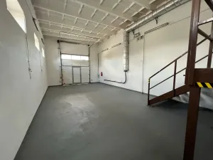 Prodej obchodního prostoru, Praha - Horní Počernice, Komárovská, 210 m2