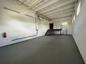 Prodej skladu, Praha - Horní Počernice, Komárovská, 210 m2