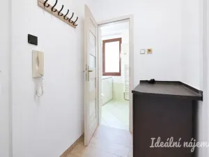 Pronájem bytu 1+kk, Brno, Slovákova, 24 m2