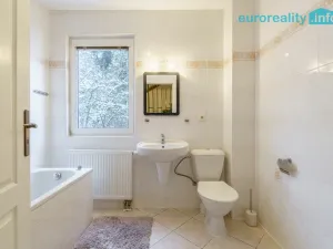 Pronájem rodinného domu, Karlovy Vary, Boční, 150 m2