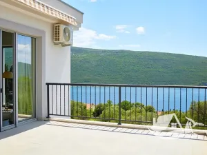 Prodej vily, Kumbor, Černá Hora, 320 m2