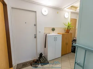 Prodej bytu 2+kk, Znojmo, Gagarinova, 39 m2