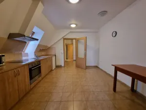 Pronájem bytu 1+1, Hradec Králové, Velké náměstí, 42 m2