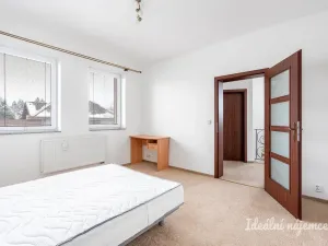 Pronájem bytu 4+1, Šestajovice, Sukova, 204 m2