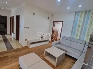 Pronájem bytu 4+kk, Pardubice, V Ráji, 350 m2