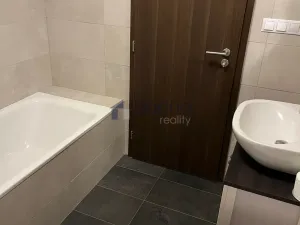 Pronájem bytu 1+kk, Praha, Kačírkova, 35 m2