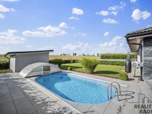 Prodej rodinného domu, Choltice, 200 m2