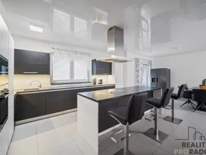 Prodej rodinného domu, Choltice, 200 m2