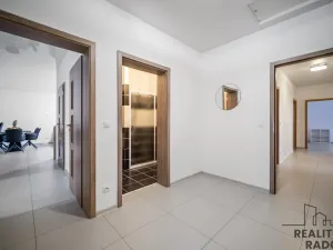 Prodej rodinného domu, Choltice, 200 m2