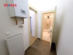 Pronájem bytu 2+kk, Praha - Libeň, Chlumčanského, 34 m2