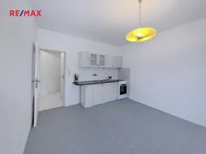 Prodej bytu 1+kk, Pardubice, Sokolovská, 29 m2