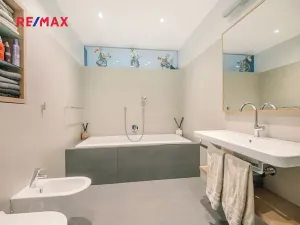 Prodej atypického bytu, Pardubice, Nerudova, 160 m2