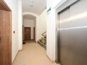 Pronájem bytu 1+kk, Praha - Smíchov, Radlická, 15 m2