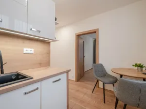 Prodej bytu 2+1, Praha - Malešice, Limuzská, 47 m2