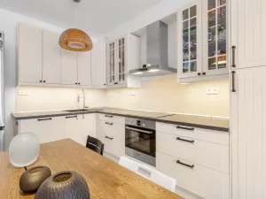 Prodej bytu 2+kk, Praha, Sazovická, 52 m2