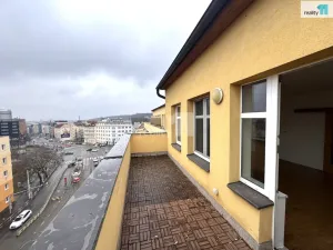 Pronájem bytu 1+kk, Praha - Vysočany, Kolbenova, 100 m2