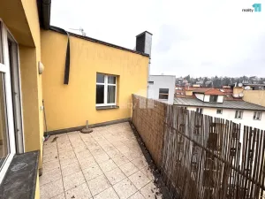 Pronájem bytu 1+kk, Praha - Vysočany, Kolbenova, 100 m2