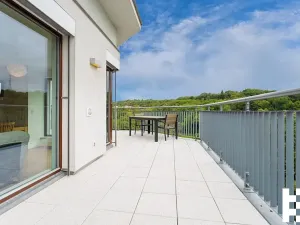 Pronájem bytu 3+kk, Praha - Hloubětín, Nademlejnská, 92 m2