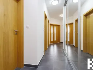 Pronájem bytu 3+kk, Praha - Hloubětín, Nademlejnská, 92 m2