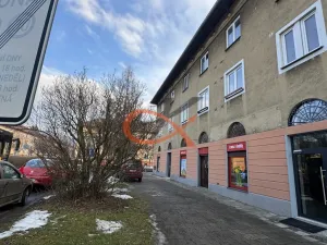 Pronájem obchodního prostoru, Rožnov pod Radhoštěm, Náměstí Míru, 84 m2