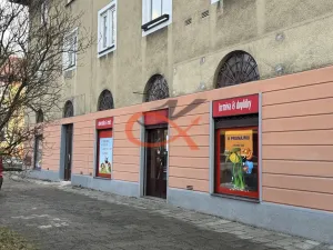 Pronájem obchodního prostoru, Rožnov pod Radhoštěm, Náměstí Míru, 84 m2