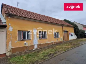 Prodej rodinného domu, Hluk, 296 m2