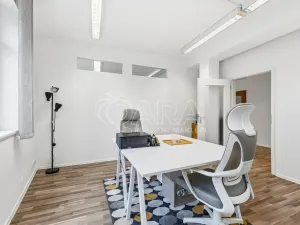 Pronájem kanceláře, Praha - Kobylisy, Nad Šutkou, 58 m2