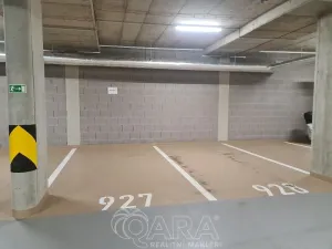 Pronájem garážového stání, Praha - Modřany, Mezi vodami, 13 m2