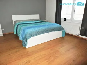 Pronájem bytu 2+kk, Praha, Toufarova, 53 m2