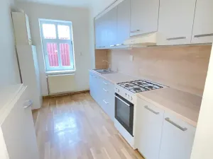 Pronájem bytu 3+1, Jablonec nad Nisou, 28. října, 98 m2