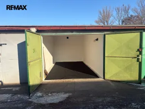 Pronájem garáže, Hradec Králové, Bratří Štefanů, 17 m2
