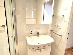 Pronájem bytu 1+kk, Praha, Běchorská, 33 m2