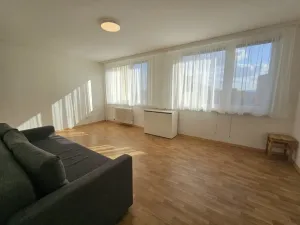 Pronájem bytu 1+kk, Praha, Běchorská, 33 m2