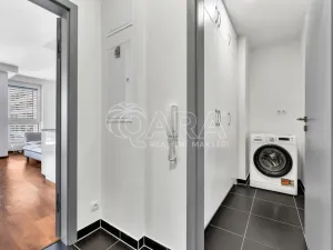 Pronájem bytu 3+kk, Praha - Vršovice, U Roháčových kasáren, 71 m2