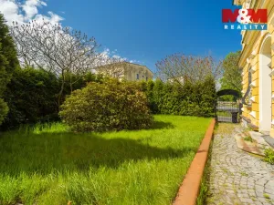 Prodej obchodního prostoru, Česká Kamenice, Lipová, 1225 m2