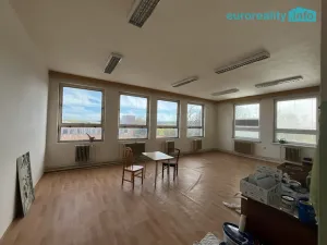 Pronájem kanceláře, Mariánské Lázně, třída Vítězství, 16 m2