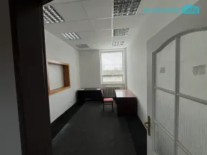 Pronájem kanceláře, Mariánské Lázně, třída Vítězství, 16 m2