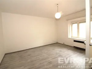 Pronájem bytu 1+kk, Praha - Nusle, U Jedličkova ústavu, 34 m2