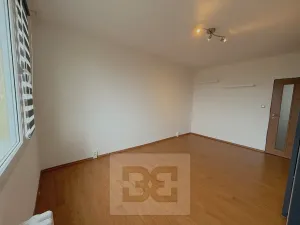 Pronájem bytu 2+1, Jindřichův Hradec, sídliště Vajgar, 62 m2