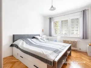 Pronájem bytu 2+1, Praha - Břevnov, Na Petřinách, 58 m2