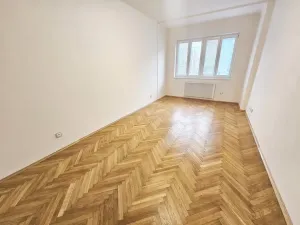 Pronájem bytu 2+kk, Praha - Nusle, Kloboučnická, 51 m2