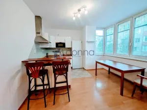 Pronájem bytu 1+kk, Praha, Mikanova, 40 m2